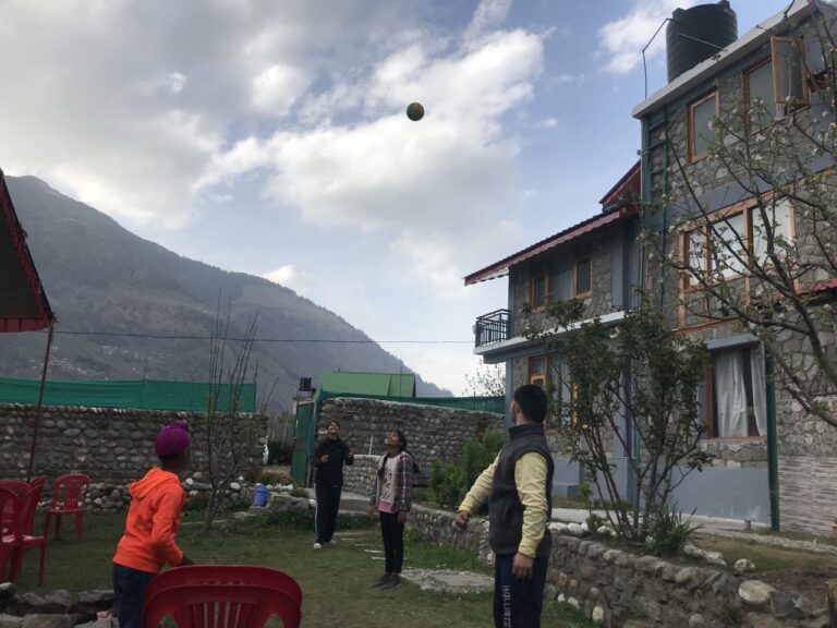 The experience of spending quality time with friends and family, in the middle of snowy peaks and apple trees, makes  everlasting memories.
Location: Oakwood Chalet by Sabirat Hospitality, Village Sarsai, distt. Haripur, Manali.
Himachal Pradesh.