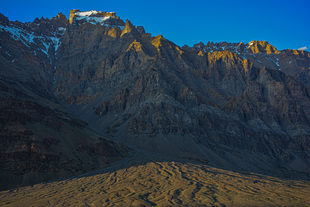 The snowcovered peaks surrounding Lossar