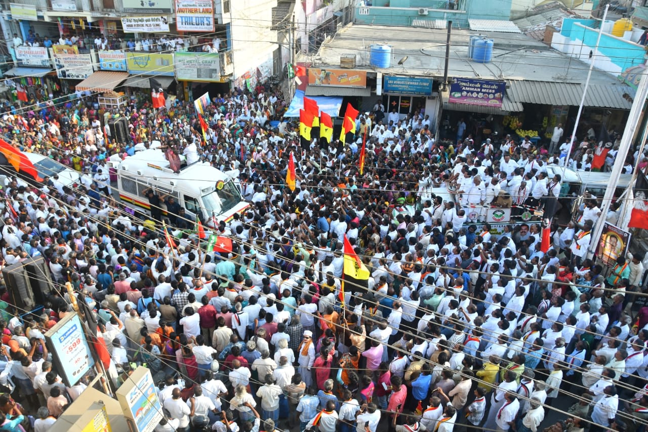 Premalatha Vijayakanth the chief of DMDK (Desiya Murpokku Dravidar Kazhagam) actively campaigning in North Chennai as the crowd stands in large numbers to cheer her. Photo by: S Vishnu Sharmaa