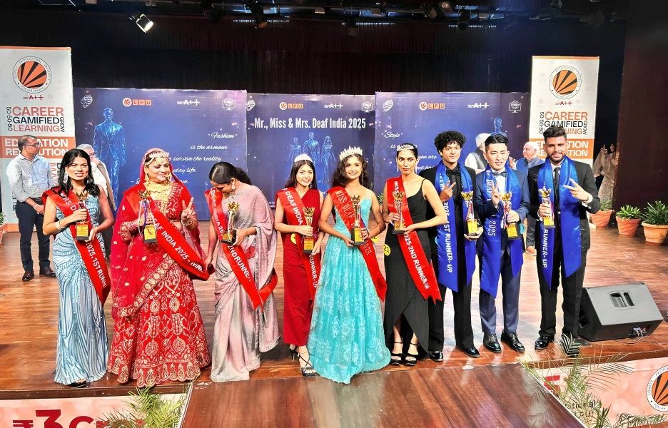 (Rupa Nirola with the Participants of Miss Deaf India 2025)